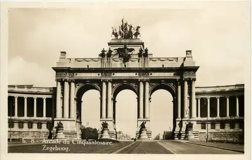 Bruxelles - Arcade du Cinquantenaire -600276