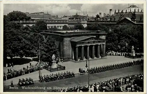 Berlin - Wacheablösung am Ehrenmal -602890