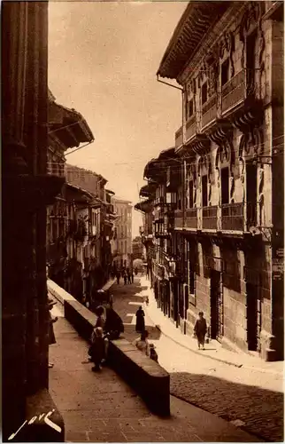 Fontarabie - La grande rue vue de l Eglise -603974