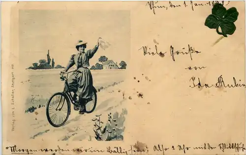 Frau auf Fahrrad -603598