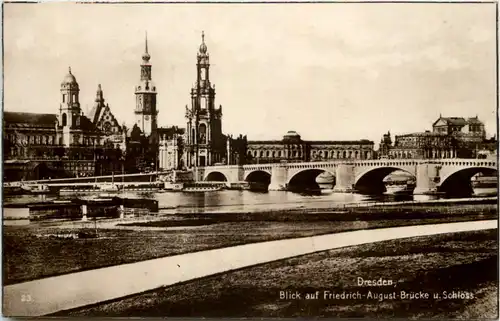 Dresden, Blick auf Friedrich-August-Brücke u. Schloss -503808