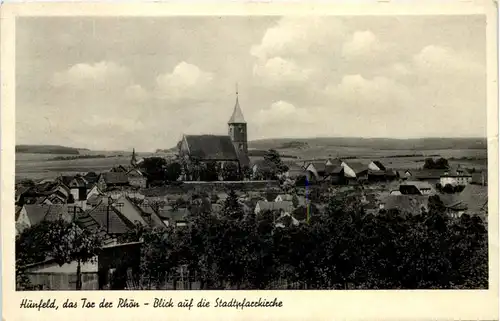 Hünfeld, das Tor der Rhön, Blick auf die Stadtpfarrkirche -504904