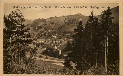 Dorf Geitersdorf bei Rudolstadt mit Geitersdorfer Platte im Hintergrund -505566
