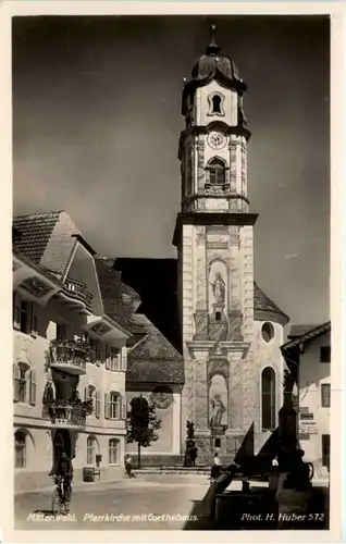 Mittenwald, Pfarrkirche mit Goethehaus -505148