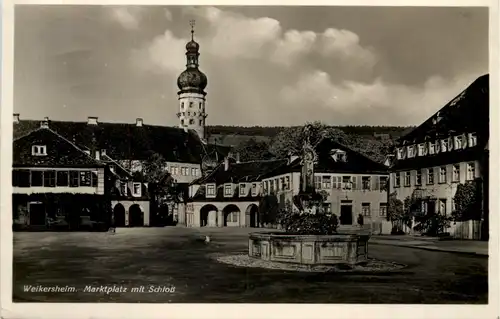 Weikersheim, Marktplatz mit Schloss -505988