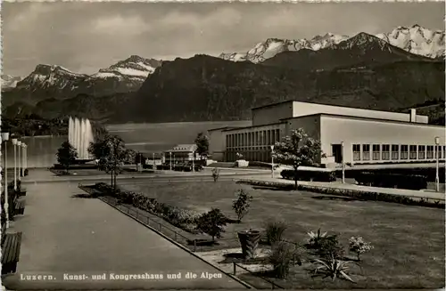 Luzern, Kunst und Kongresshaus und die Alpen -507366