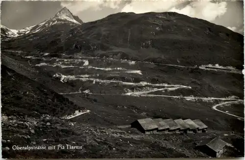 Oberalpstrasse mit Piz Tiarms -506842