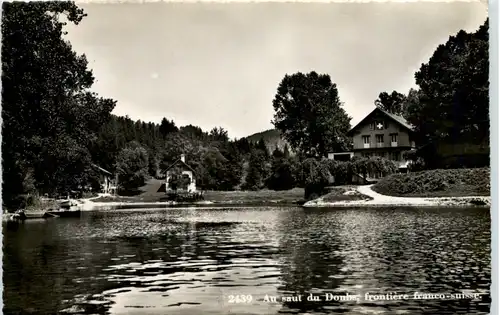 Au Saut du Doubs, frontiere franco-suisse -508104
