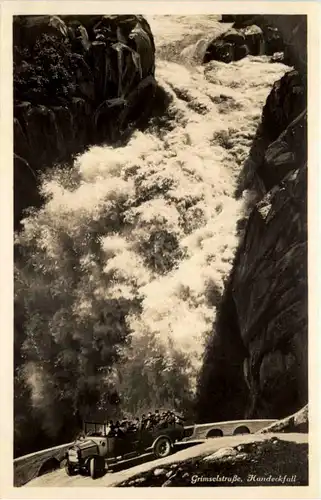 Grimselstrasse mit Postbus -605546