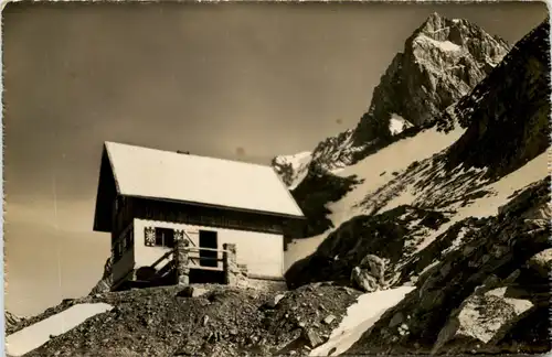 Strahlegghütte mit Schreckhorn -508462
