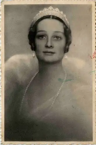 Reine Astrid -487046