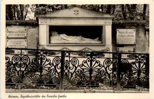 Weimar, Begräbnisstätte der Familie Goethe -381878