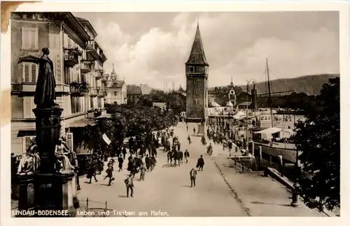 Lindau im Bodensee - Leben und Treiben am Hafen -611424