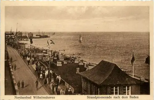 Wilhelmshaven - Strandpromenade nach dem Baden -488500