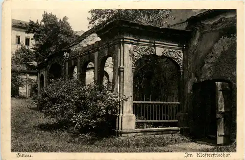 Zittau, Im Klosterfriedhof -384158