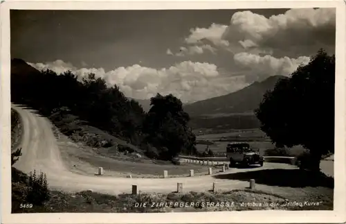 Die Zirlerbergstrasse , Autobus in der grossen Kurve -509992