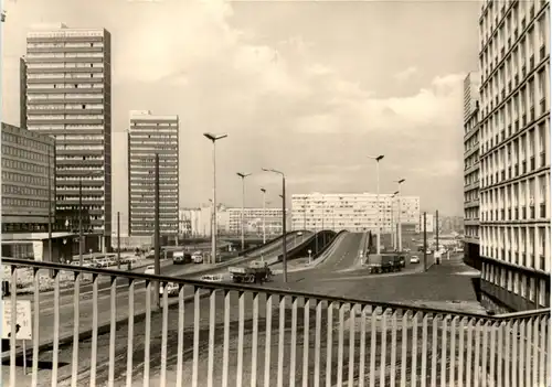 Halle Saale, Thälmannplatz mit Hochstrasse -508844