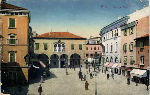 Pola - Piazza Foro -613578