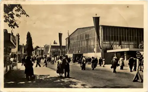 Frankfurt - Messe und Ausstellungshallen -615450