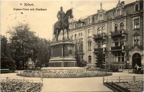 Erfurt - Kaiser Platz mit Denkmal -614158