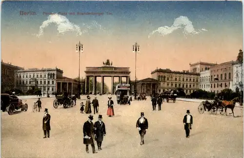 Berlin, Pariser Platz mit Brandenburger Tor -391662