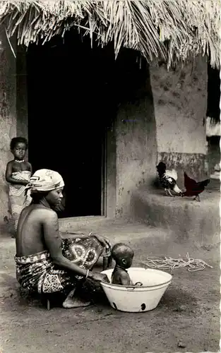 Afrique Noire - La toilette de Bebe - Mali -616098