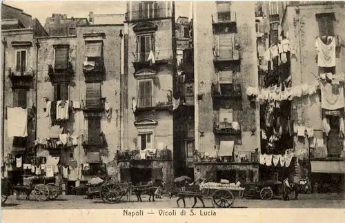 Napoli - Vicoli di S. Lucia -616302