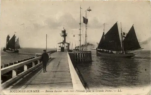 Boulogne sur Mer - Bateau faisenat voile - Field Post England -616522