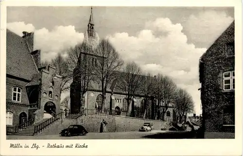 Mölln, Rathaus mit Kirche -390650