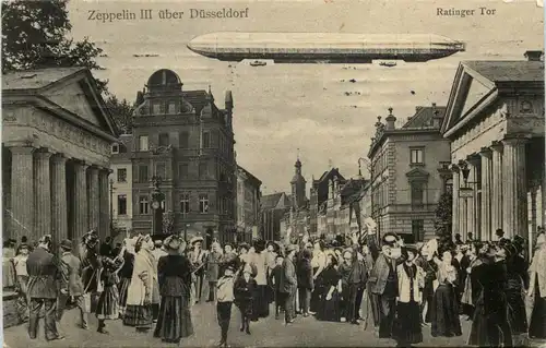 Zeppelin III über Düsseldorf -616836