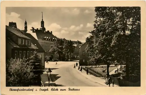 Ehrenfriedersdorf i. Erzgeb., Blick zum Rathaus -391204