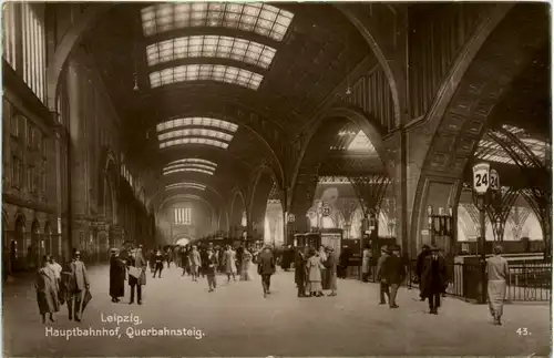 Leipzig, Hauptbahnhof, Querbahnsteig -395530