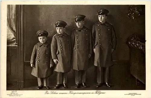 Die Söhne unseres Kronprinzen in Feldgrau -621240