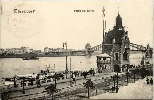 Düsseldorf - Partie am Rhein -622624