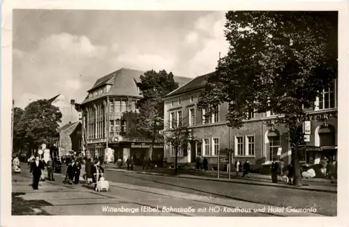 Wittenberge, Bahnstrasse mit HO-Kaufhaus und Hotel Germania -397684