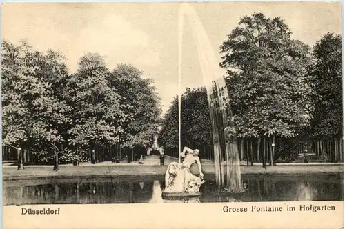 Düsseldorf - Grosse Fontaine im Hofgarten -622550