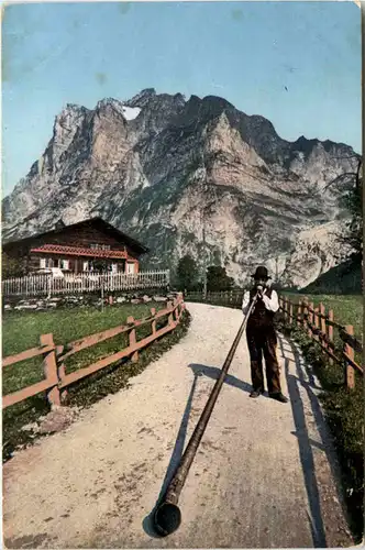 Grindelwald mit Alphornbläser -482578