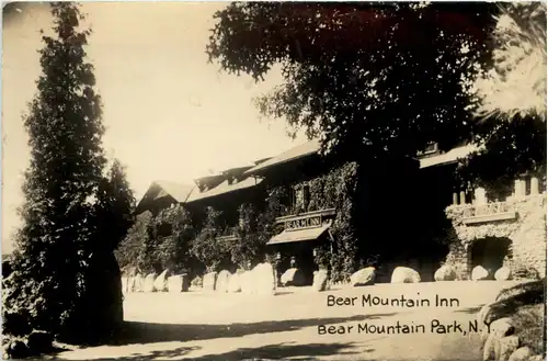 Bear Mountain Park - Bear Mountain Inn -624344