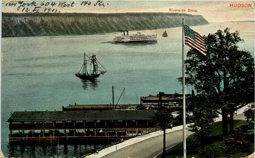 Hudson - Riverside drive -624438