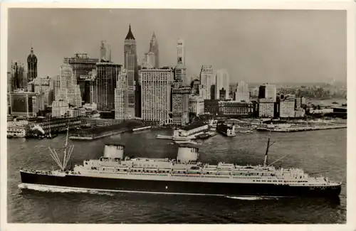 Lloyd Expressdampfer vor New York -624650