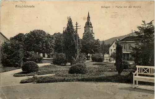 Friedrichroda, Anlagen-Partie mit der Kirche -512216