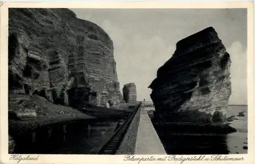 Helgoland, Felsenpartie mit Predigerstuhl und Schutzmauer -511388