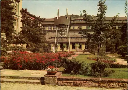 Meissen, Porzellan-Manufaktur, Werkhof mit Glockenturm -511970