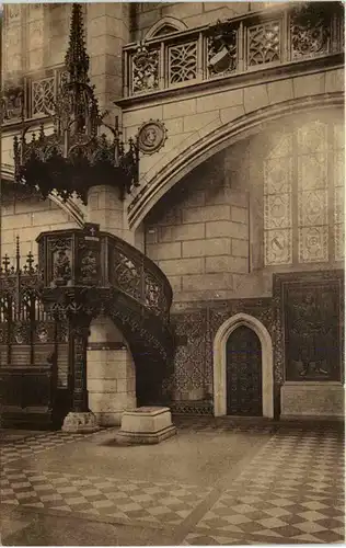 Wittenberg, Luthers Grab unter der Kanzel der Schlosskirche -511822