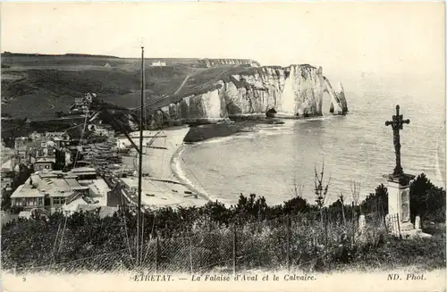 Etretat - La Falaise d Aval -497664