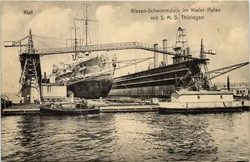 Kiel, Riesen-Schwimmdock im Kieler Hafen -513210
