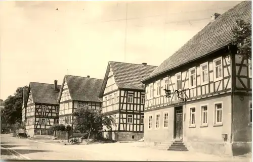 Dingsleben/Thür., Dorfstrasse mit Gasthof -513248