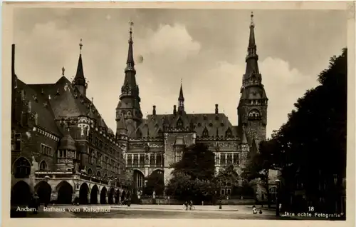 Aachen, Rathaus vom Katschhof -513588