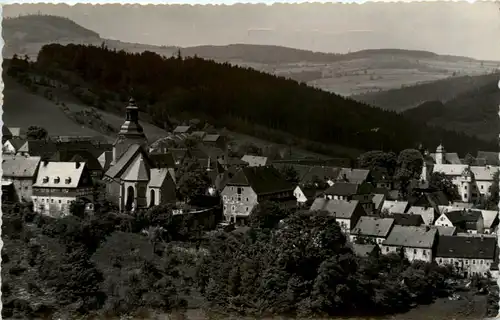 Lauenstein i.Sa., mit Blick zum Geising -399314