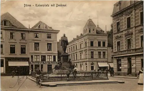 Düren, Kaiserplatz mit Denkmal -515588